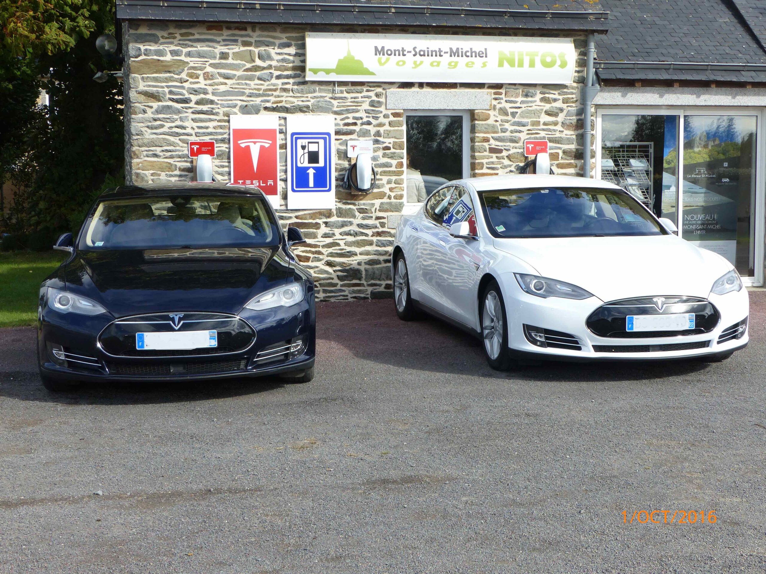 Les avantages des bornes de recharge pour véhicules électriques dans les hôtels : attirer une clientèle écoresponsable et augmenter sa visibilité.